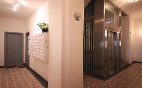 Modern Futuristic Apartment / Zizkov Tv Tower + Metro Station